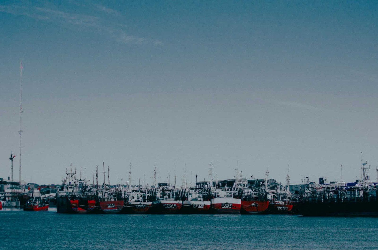 Buques pesqueros en puerto - capacitación de tripulación
